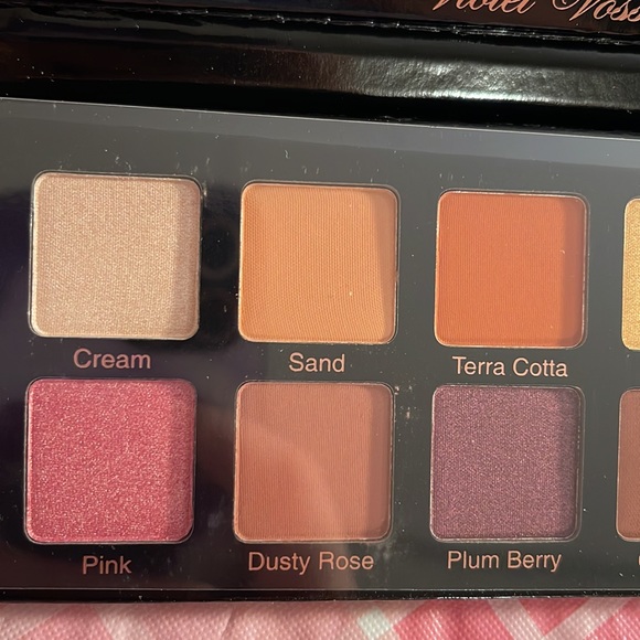 🎈SALE🎈🎀#20.MAKEUP BUNDLE🎀 - Picture 10 of 15